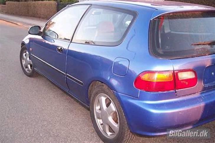 Honda Civic VTI "Solgt" - Lige efter jeg var kommet hjem fra tyskland med den :) billede 12