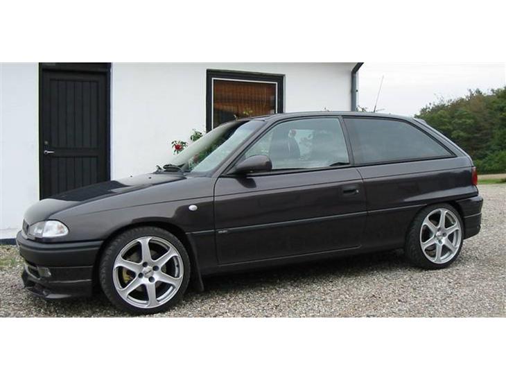 {{currentPhoto.altText}} billede {{currentPhoto.number}}