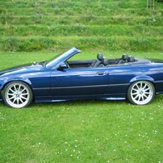 BMW 325i Cabriolet