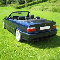BMW 325i Cabriolet