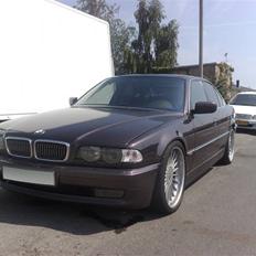 BMW 730 V8