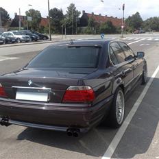 BMW 730 V8