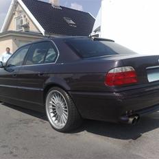 BMW 730 V8