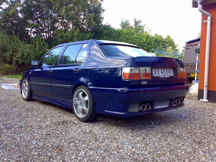 VW Vento 1.8 CL - SuperSport Dobbelt Duplex udstødning... Og ja, det hænger skævt endnu! billede 16