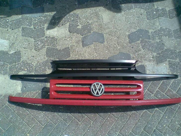 VW Vento -Projekt- *SOLGT* - Den gamle og den nye grill, glæder mig til forygterne kommer.. billede 14