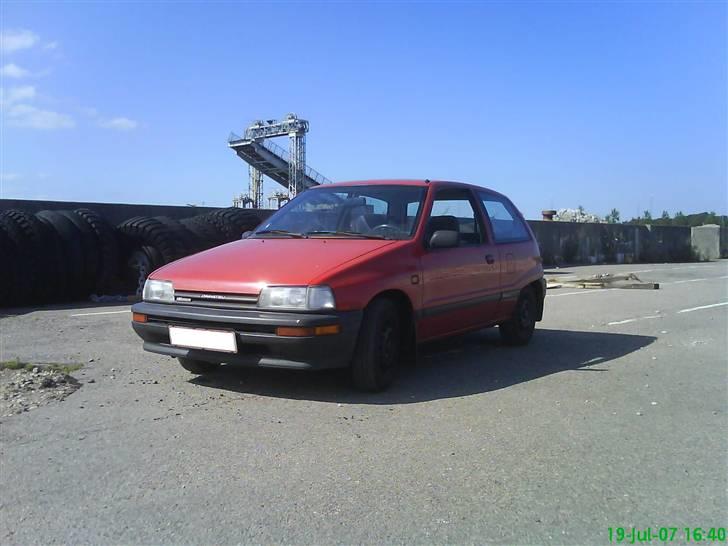 Daihatsu Charade "solgt" - Flyve hoppet... weee... billede 16