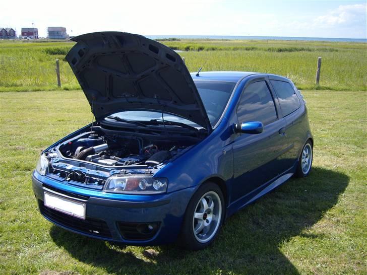 Fiat Punto 2 solgt, til Tenna  - Et lille kik ned til Maskinerummet :-) billede 11