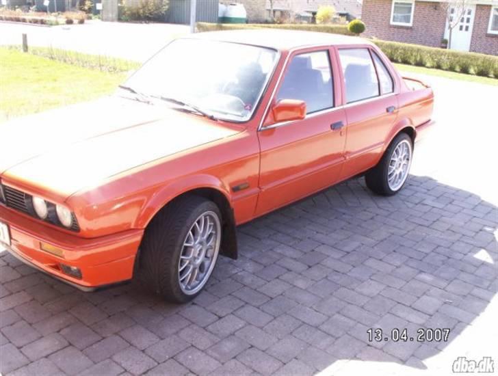 BMW 320i E30 *SOLGT* - Billede hjemme fra ham jeg købte den af!!!! billede 1