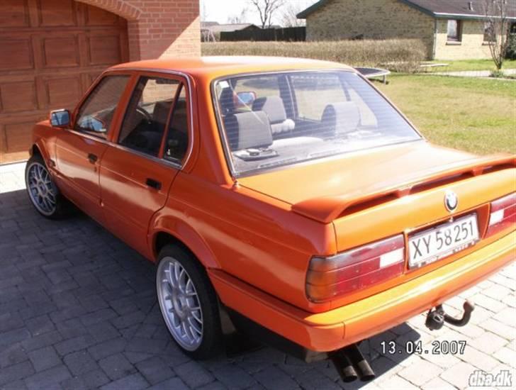 BMW 320i E30 *SOLGT* - Billede hjemme fra ham jeg købte den af!!!! billede 4