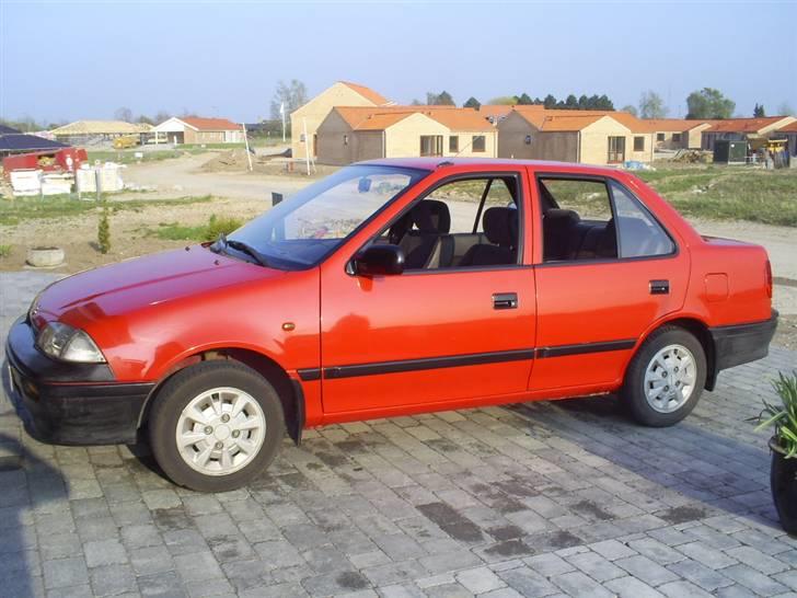 Suzuki Swift 1.3 (SOLGT) billede 2