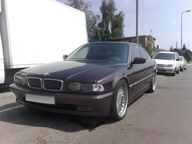 BMW 730 V8 billede 1