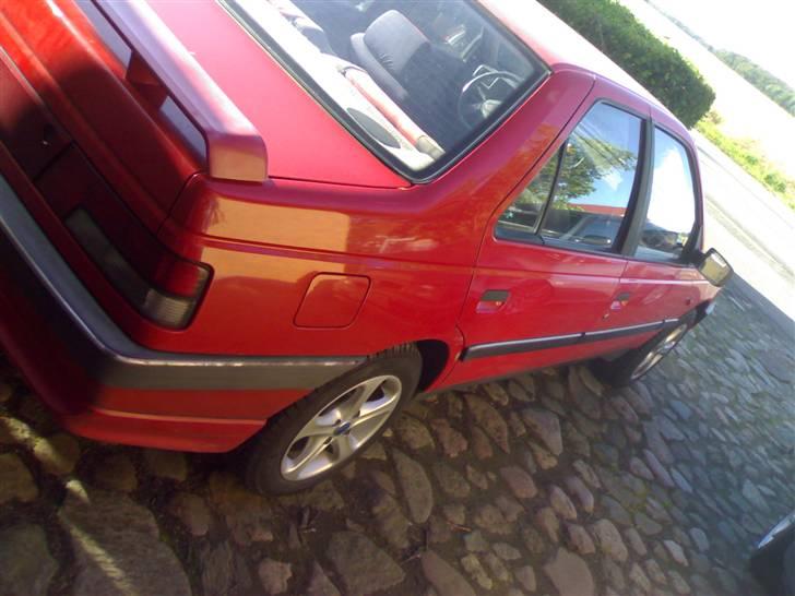 Peugeot 405 GR *SOLGT* billede 2