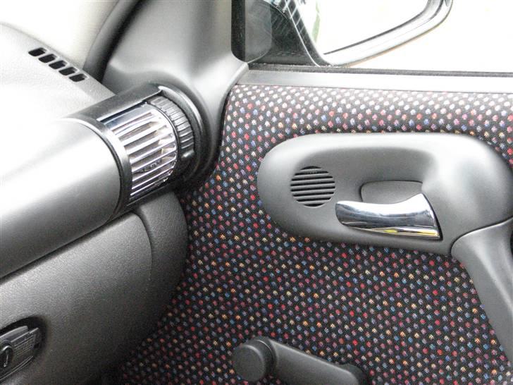 Opel Corsa B 1.4I 16v Sport - Krom dørhåndtag og luftdysser billede 6