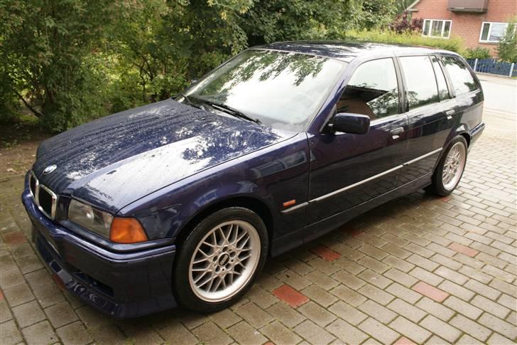 BMW 318 TDS Solgt! - Efter jeg har fået skiftet og malet lidt dele på den. billede 12