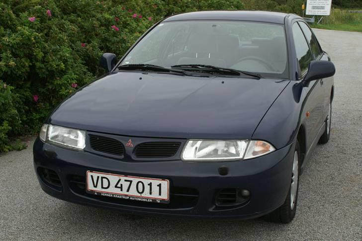 Mitsubishi Carisma 1.8 GLS **SOLGT** billede 1