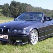 BMW 325I CABRIOLET SOLGT