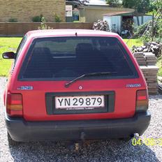 Mazda 323 std (solgt)