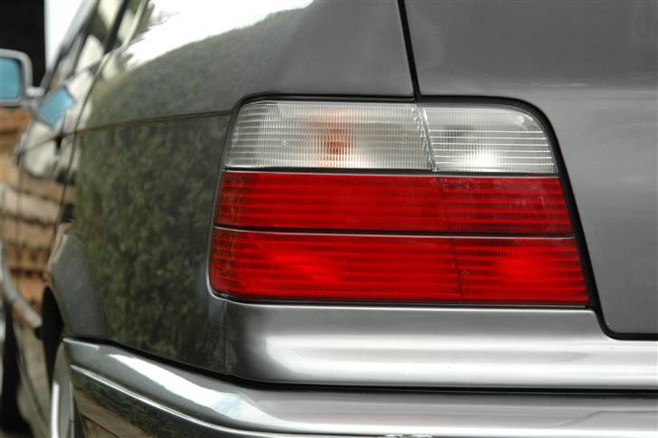 BMW 325i E36 - Nye baglyger.. der kommer krom pære i blinklyset snart. billede 4