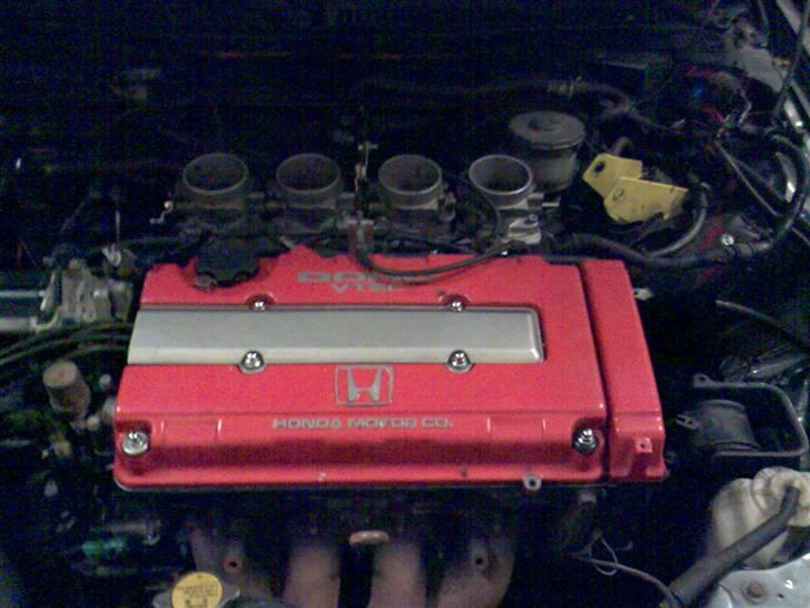 Honda Civic 1.6 i-vt [Solgt] - Lige et billed af de spjældhuse den skulle have kørt med, men det projekt ville løbe op i en del penge, jeg ikke lige havde :) billede 8
