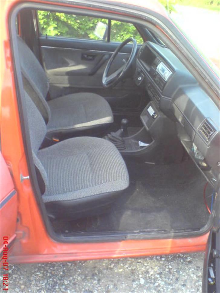 VW Golf 1.6D | SOLGT - Forsæderne billede 15