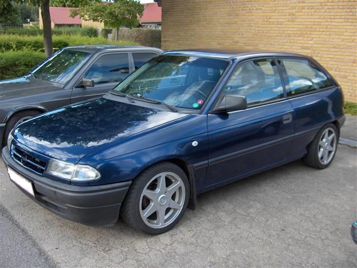 Opel Astra F *SOLGT* billede 2