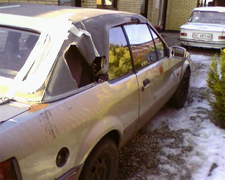 Ford Escort cabriolet - I gang med at lave den. billede 7