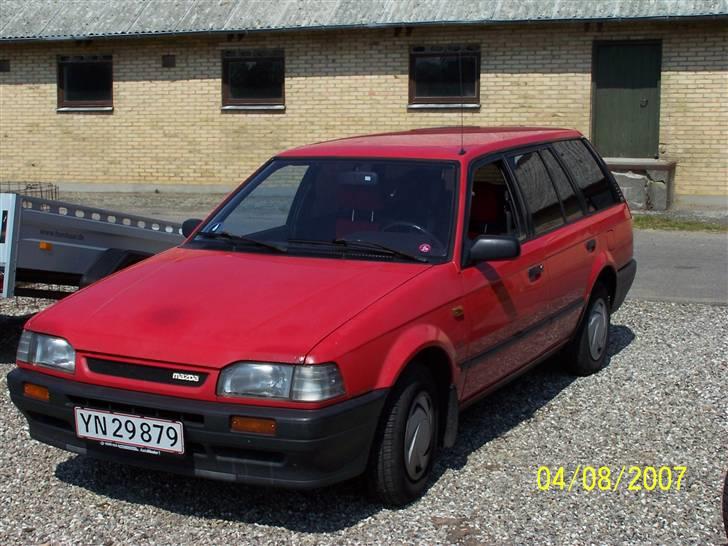 Mazda 323 std (solgt) billede 1