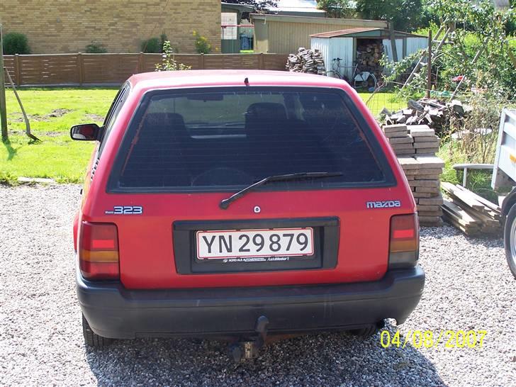 Mazda 323 std (solgt) billede 2