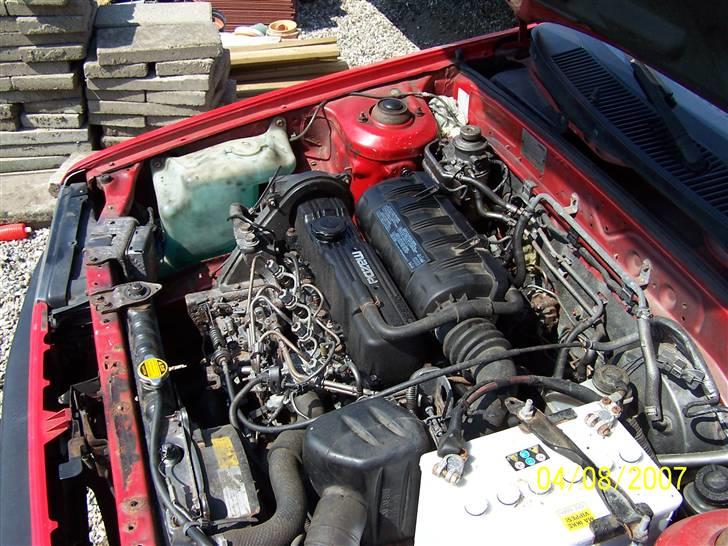 Mazda 323 std (solgt) billede 3