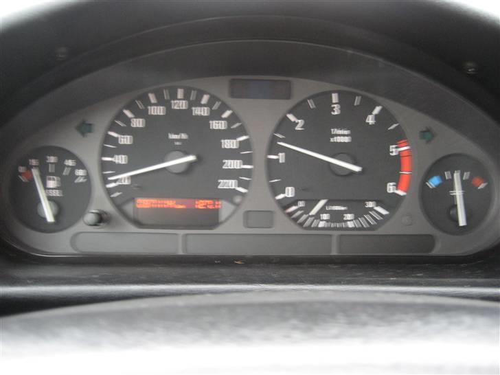 BMW 325 TD billede 4