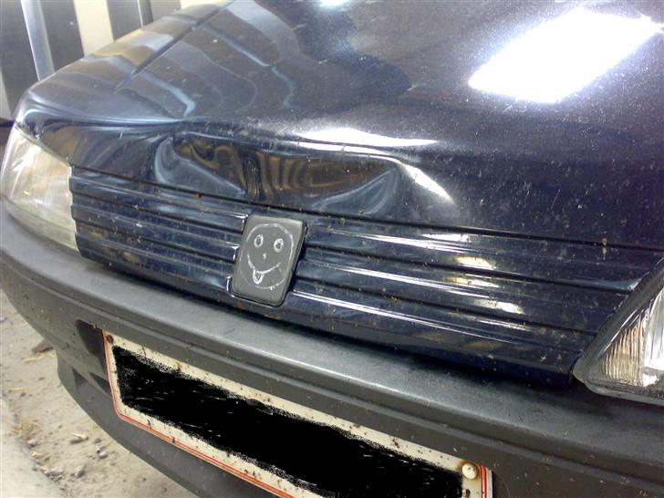 Peugeot 106 -SOLGT- - Bare fordi a man køre 4hjulstrækker kan man sku godt kigge sig i spejlene.. billede 6