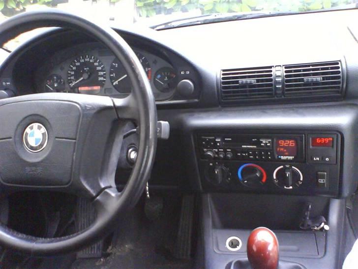 BMW 316i Compact *SOLGT* billede 2