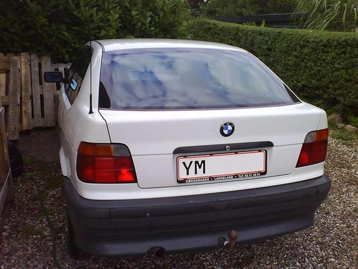 BMW 316i Compact *SOLGT* billede 3