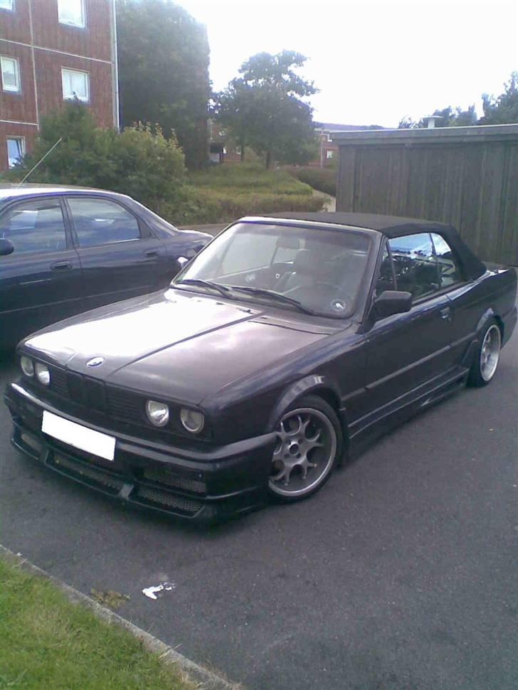 BMW e30 325i cabrio. SOLGT billede 3
