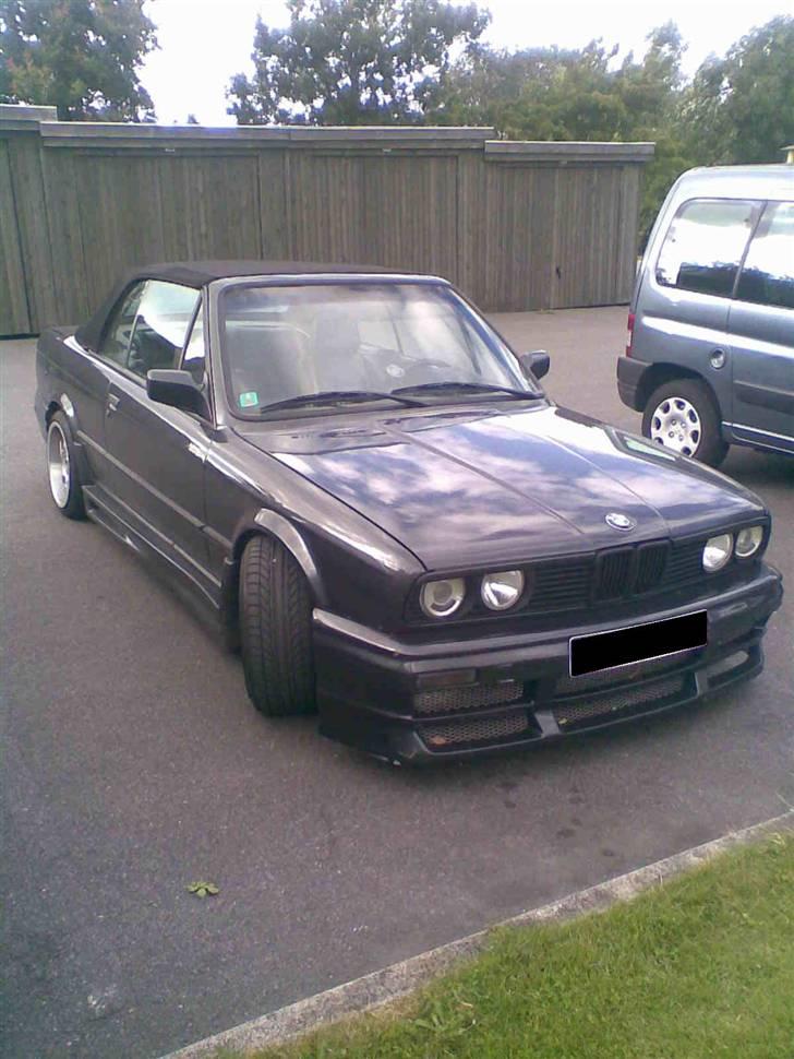 BMW e30 325i cabrio. SOLGT billede 4