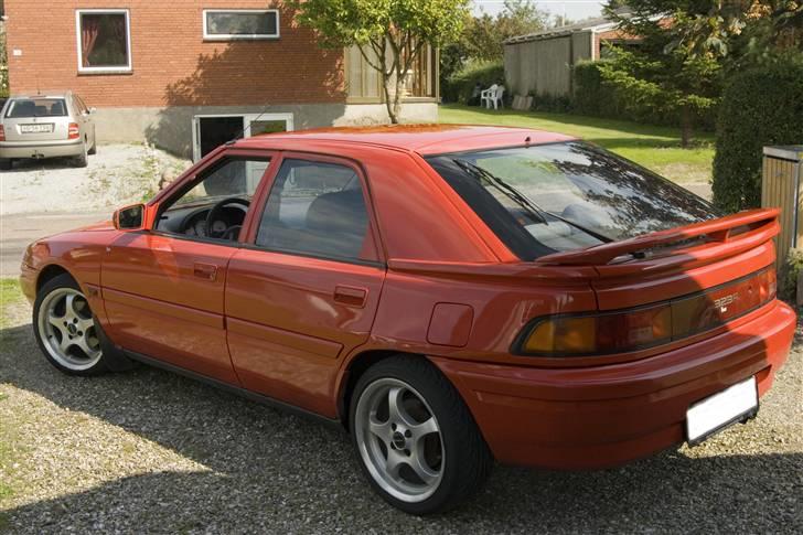 Mazda 323F GT *Solgt* billede 13