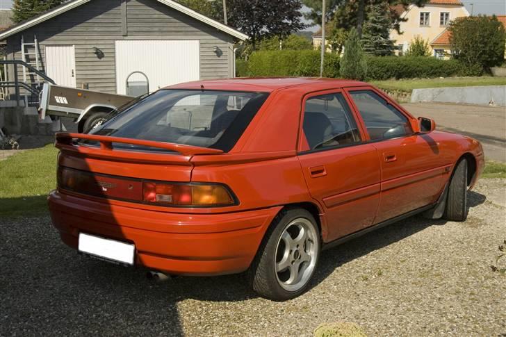 Mazda 323F GT *Solgt* billede 14