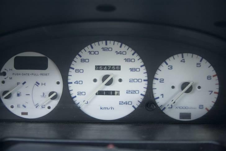 Mazda 323F GT *Solgt* billede 18