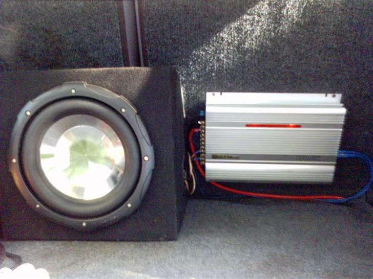 Suzuki Wagon R+ Aut. -=DØD=- - 10" Sub Og 1800w Forstærker billede 4