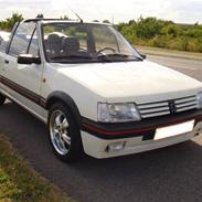 Peugeot 205 Cabriolet 'Solgt'