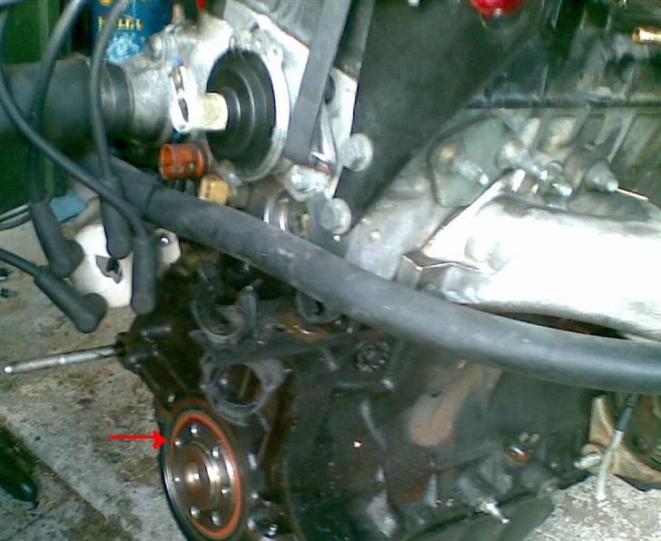 Renault Clio - Utæt Pakning bag svinghjulet, typisk fejl på denne model billede 18