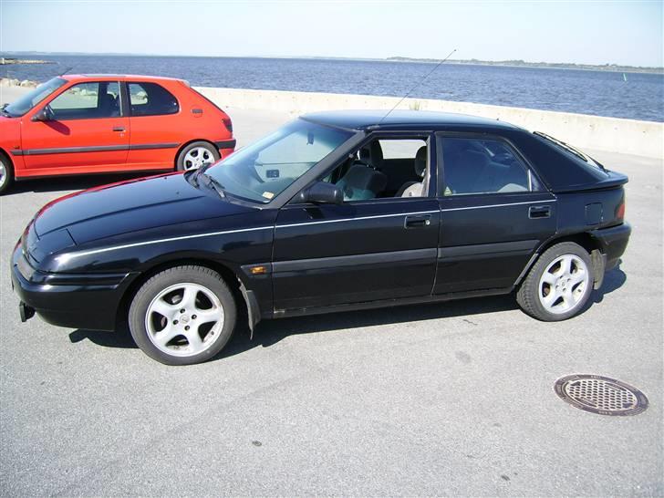 Mazda 323F **Solgt** billede 3