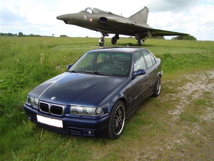 BMW E36 325i (SOLGT) billede 1