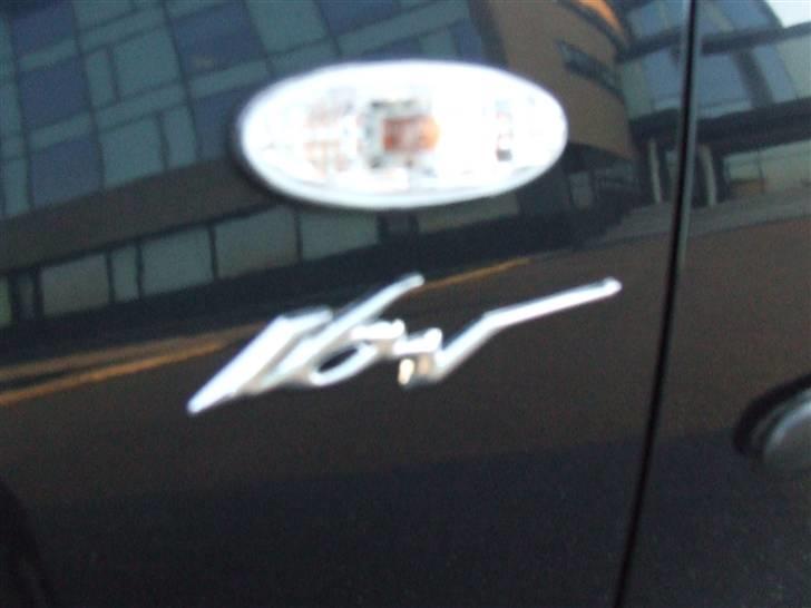 Mazda 323c  Totalskadet billede 3