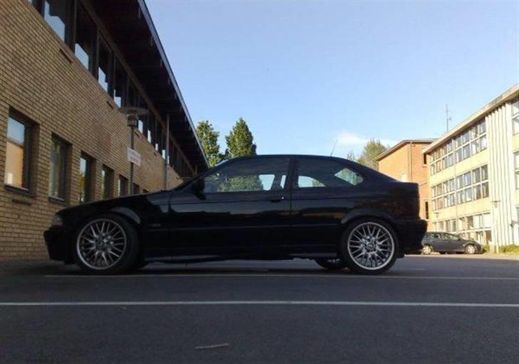 BMW 316i Compact *SOLGT* billede 8