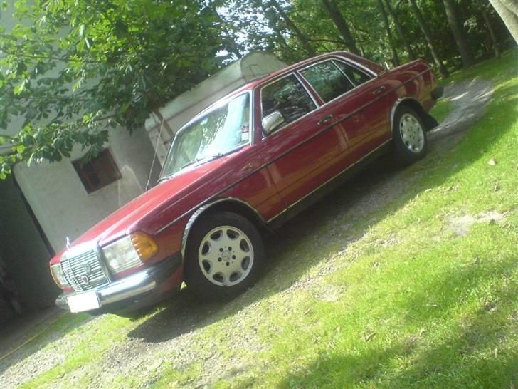 Mercedes Benz W123 240D  **1.200.000 km billede 14