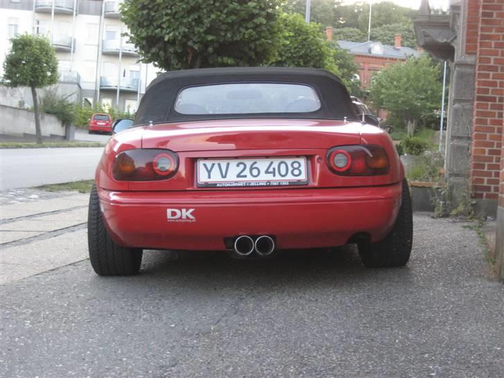 Mazda MX5 / MX-5 (TOTAL-SKADET) - Ja, den er faktisk synet med de hjul... Dog af den forhandler jeg købte bilen af. Man kan formode at han er venner med synsmanden ;) billede 11