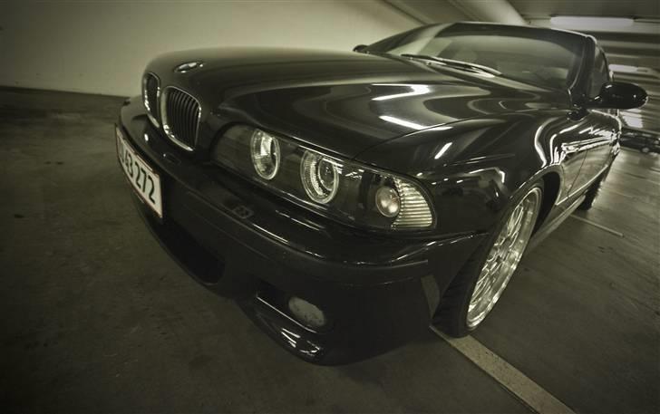 BMW E39 540i SOLGT billede 1