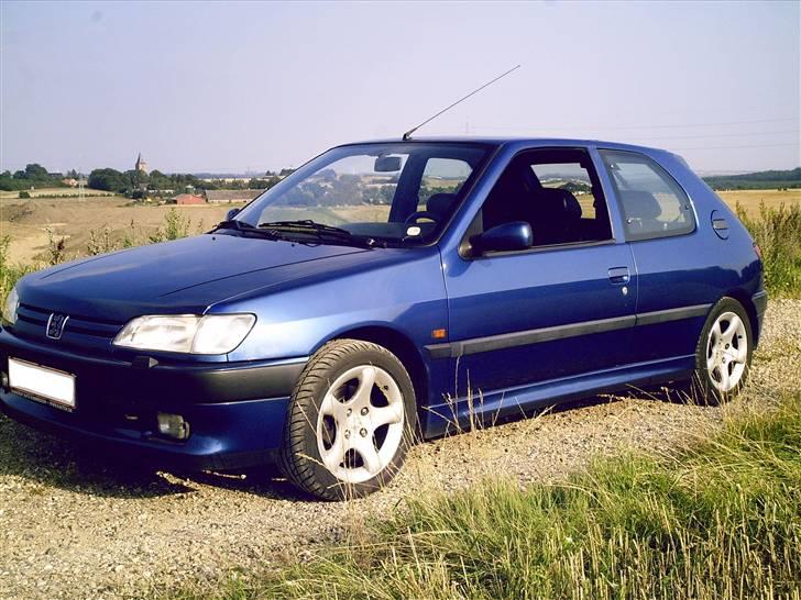 Peugeot 306 S16 SOLGT 12/10 - skal nok pynte med de nye fælge der venter på at komme på bilen.. billede 3