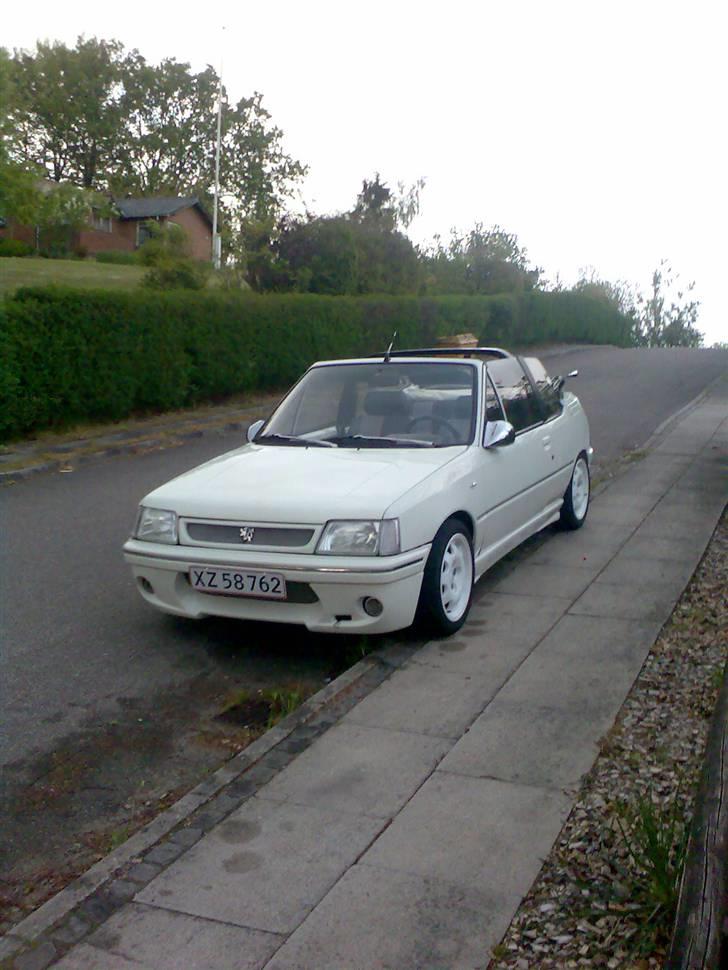 Peugeot 205 cab billede 1